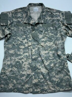 US Army Combat Uniform Coat Mens Size Small Rip Stop Digital Camo Field Jacket